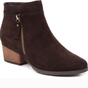 Blondo Brown Ankle Boots